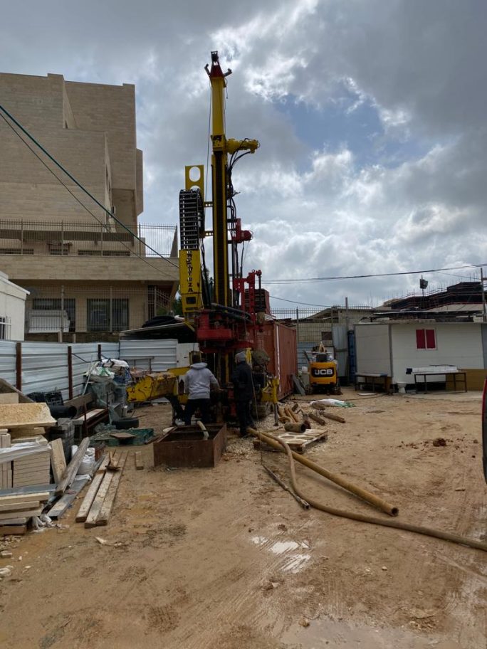 קידוחי ניסיון בסלע שכונת הקמת מרכז חב״ד רמת שלמה - תכנית אב לתחבורה